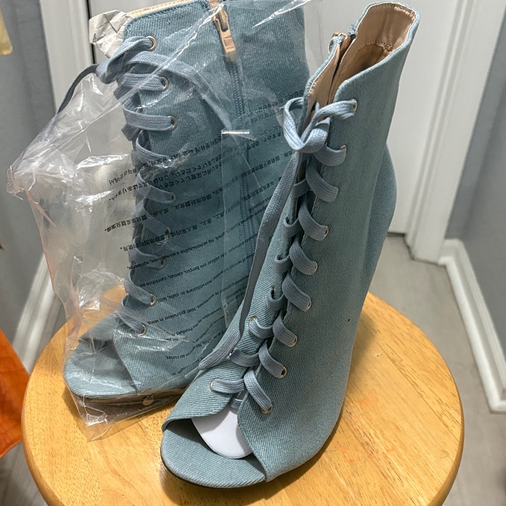 Stylish Blue Lace-Up Women's Shoes